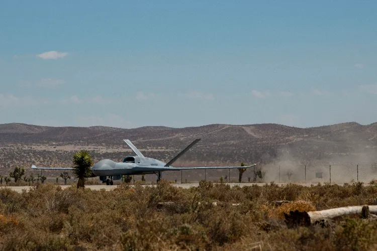F-22成功指挥AI僚机,空战规则将被改写?