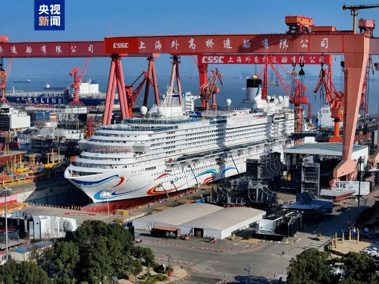 中国第二艘国产巨轮出坞,揭示了什么信号?